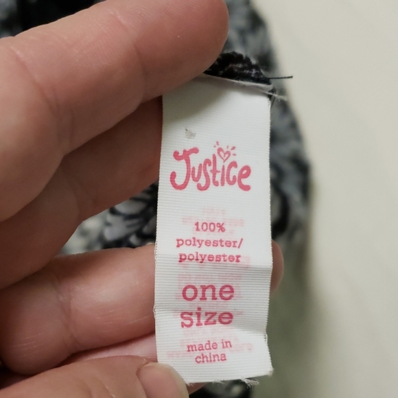 Justice Infinity Scarf - Picture 3 of 3